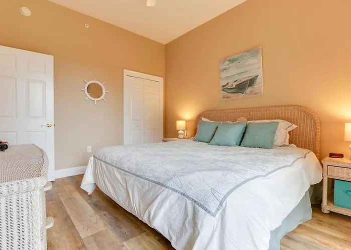 Comfortable Modern Condo With Amazing Ocean View From 750 Sqft Balcony - Unit 0107